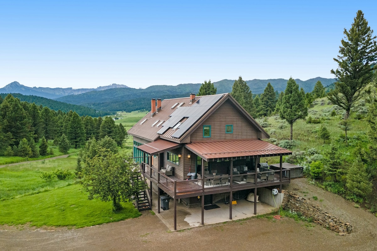 Mountain-view 3BR with deck, hot tub, & fireplace