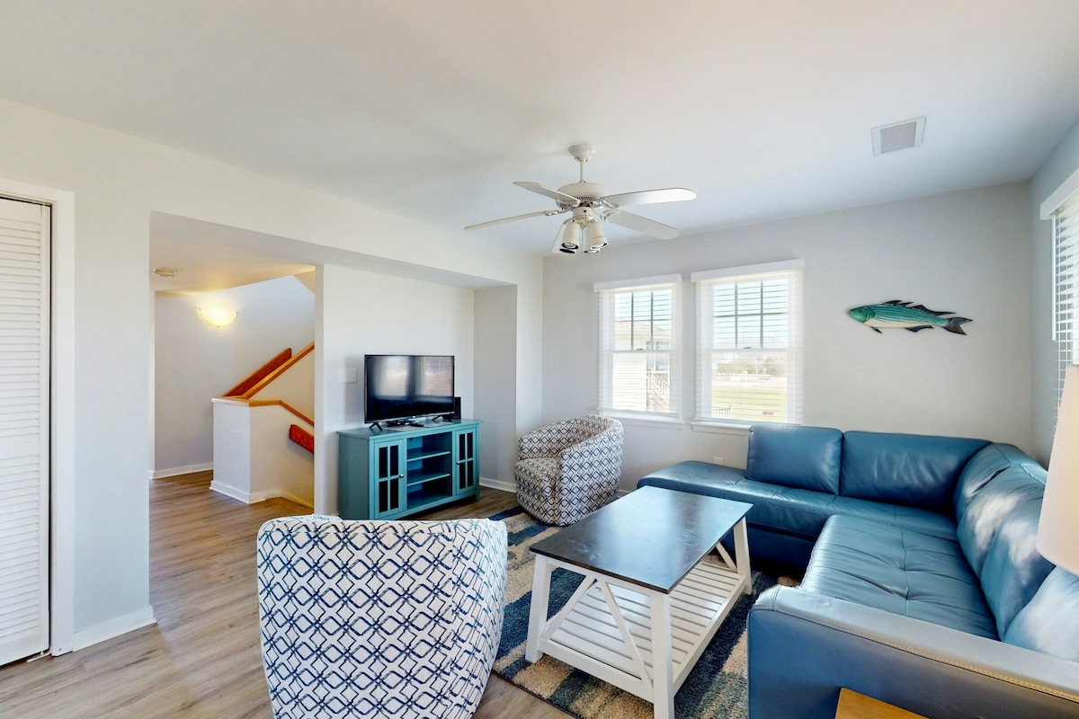 4BR Oceanview Dog Friendly | Pool | W/D | AC