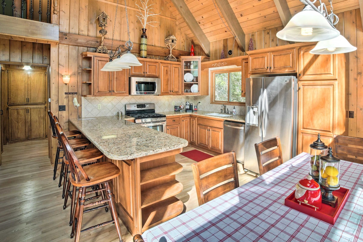 Cozy Cabin ~ 3 Mi to Lake Arrowhead Village