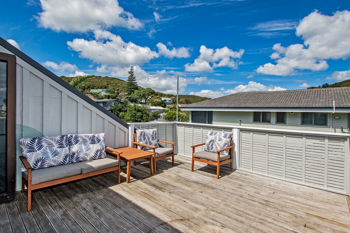 Retreat at Tapeka Point - Russell Holiday Home
