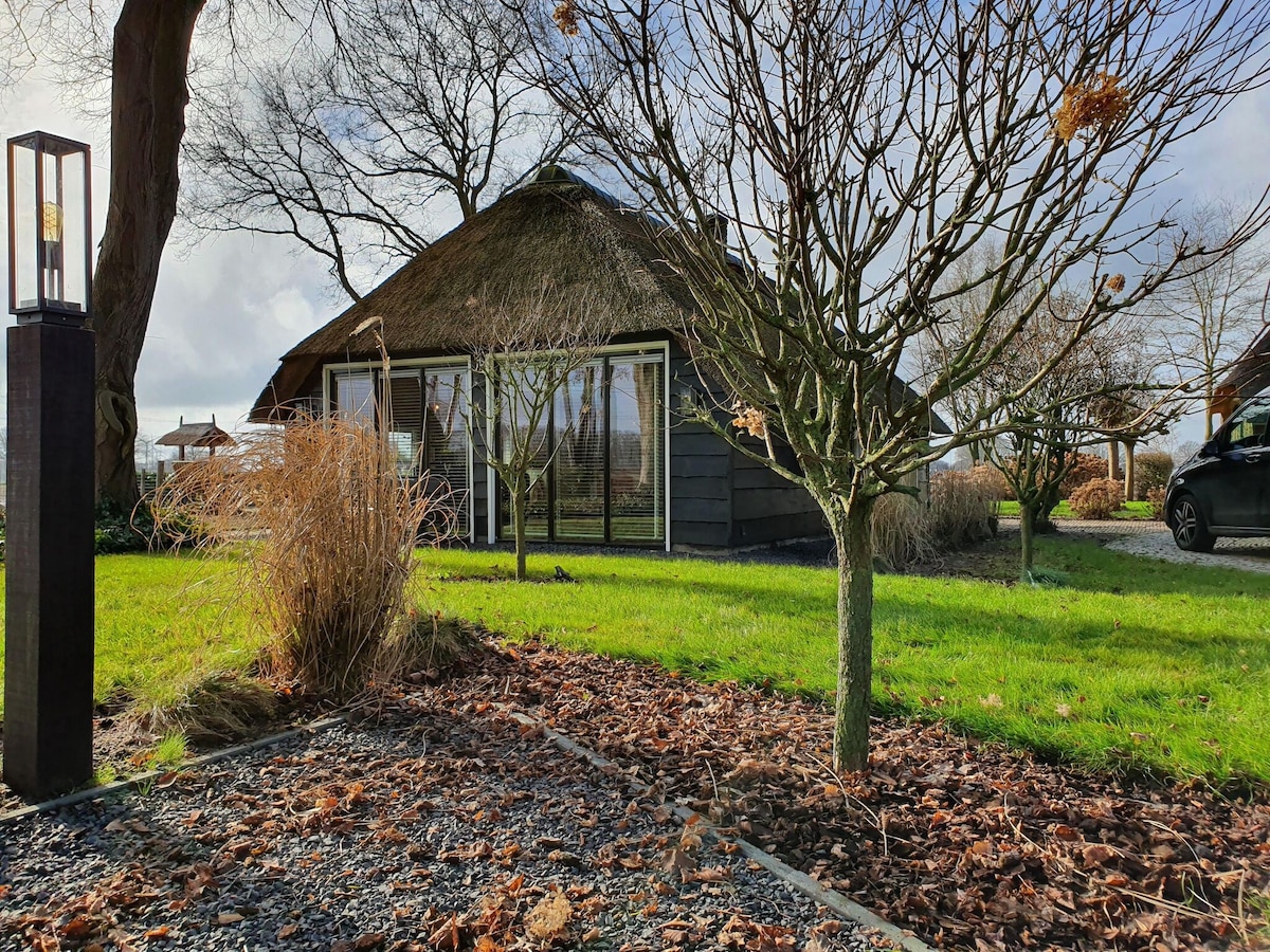位于Nieuwleusen的度假屋，带花园