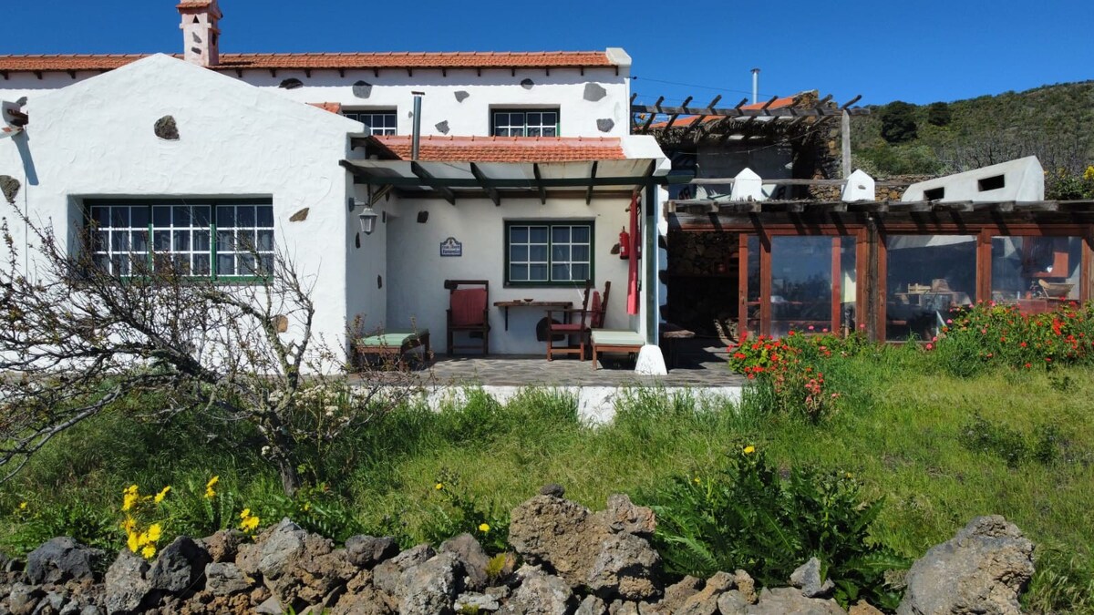 Casa rural,vistas al mar y terraza con barbacoa