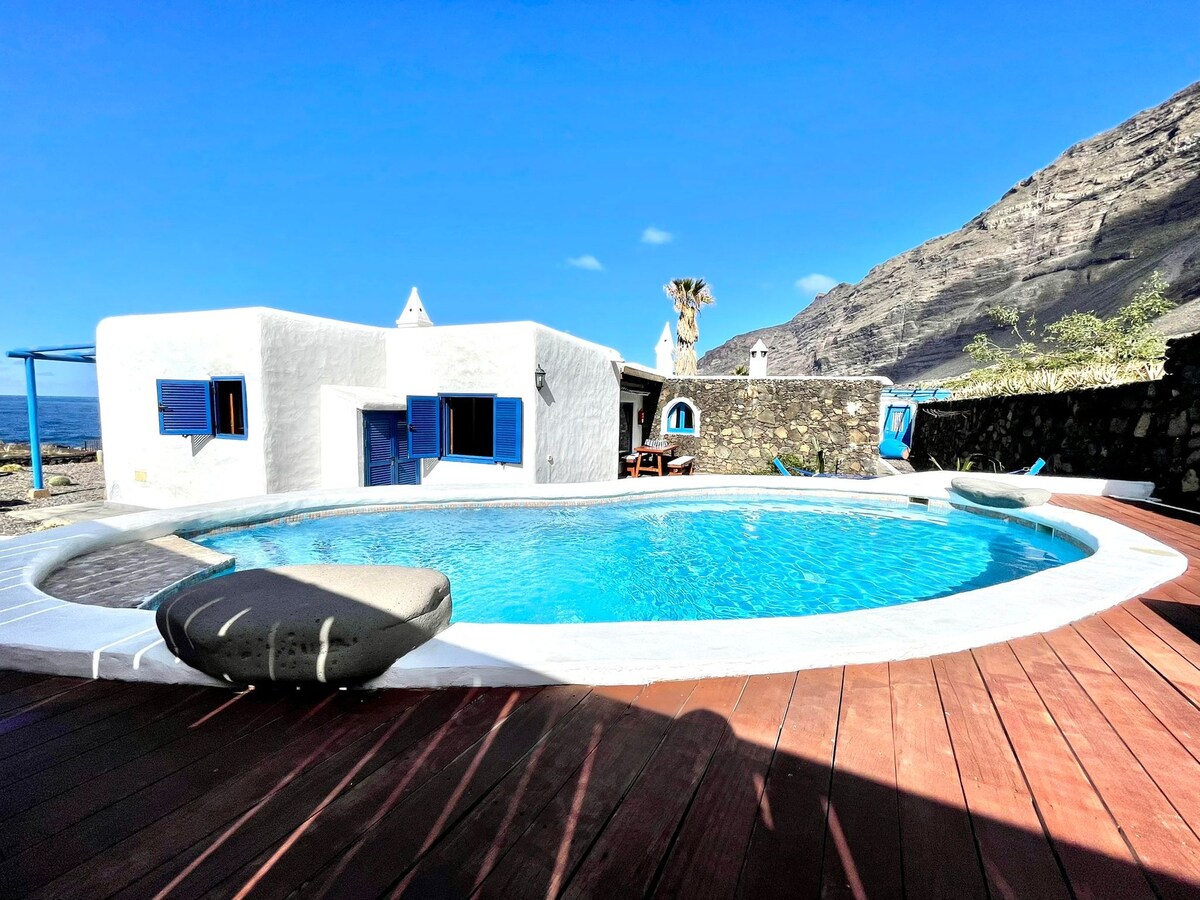 Estupenda Villa, piscina privada,frente al mar