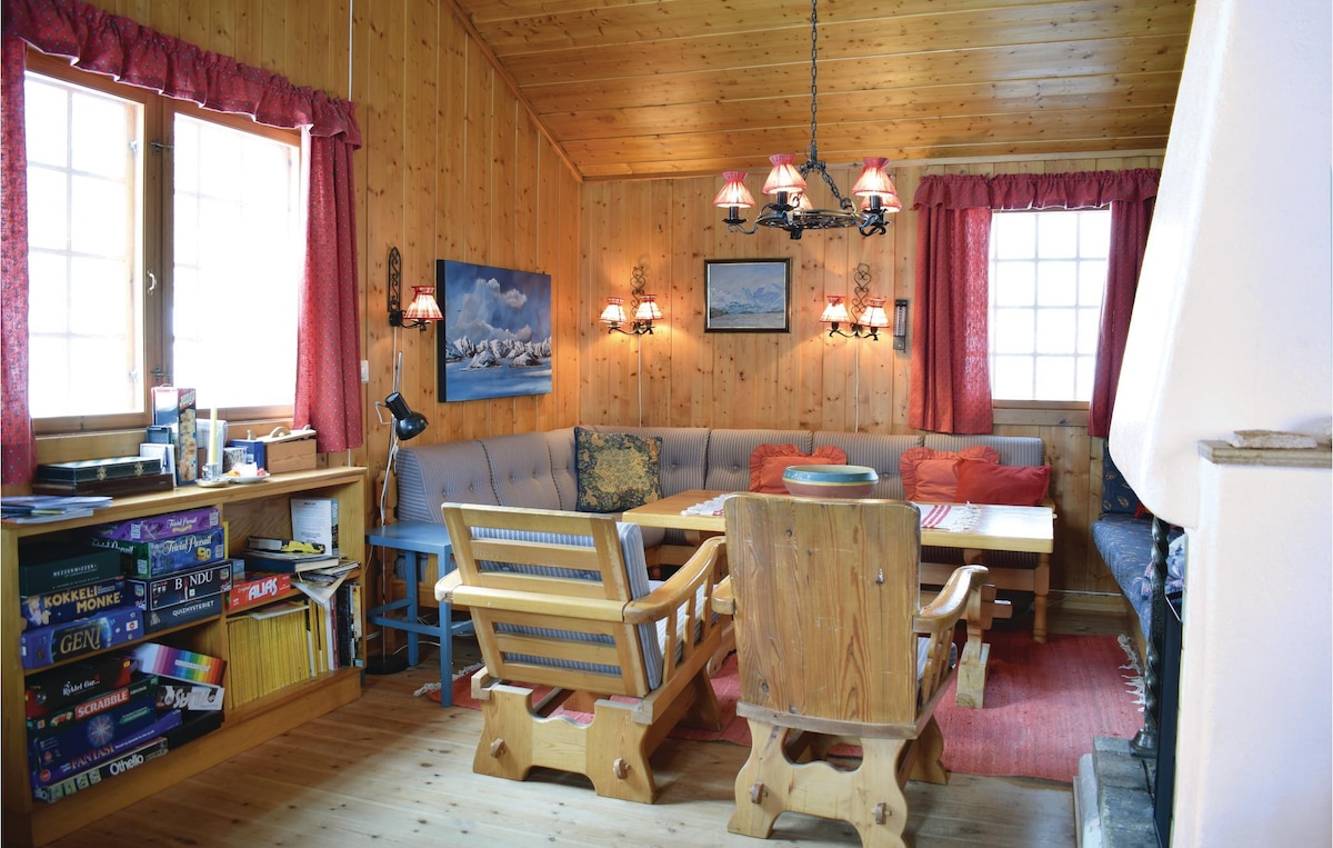 Nice home in Noresund with 5 Bedrooms and Sauna