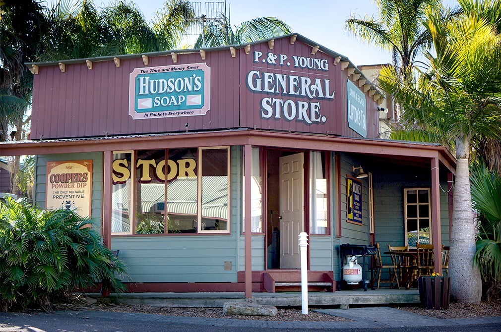 Olde Wairo Town Deluxe General Store (2BR)
