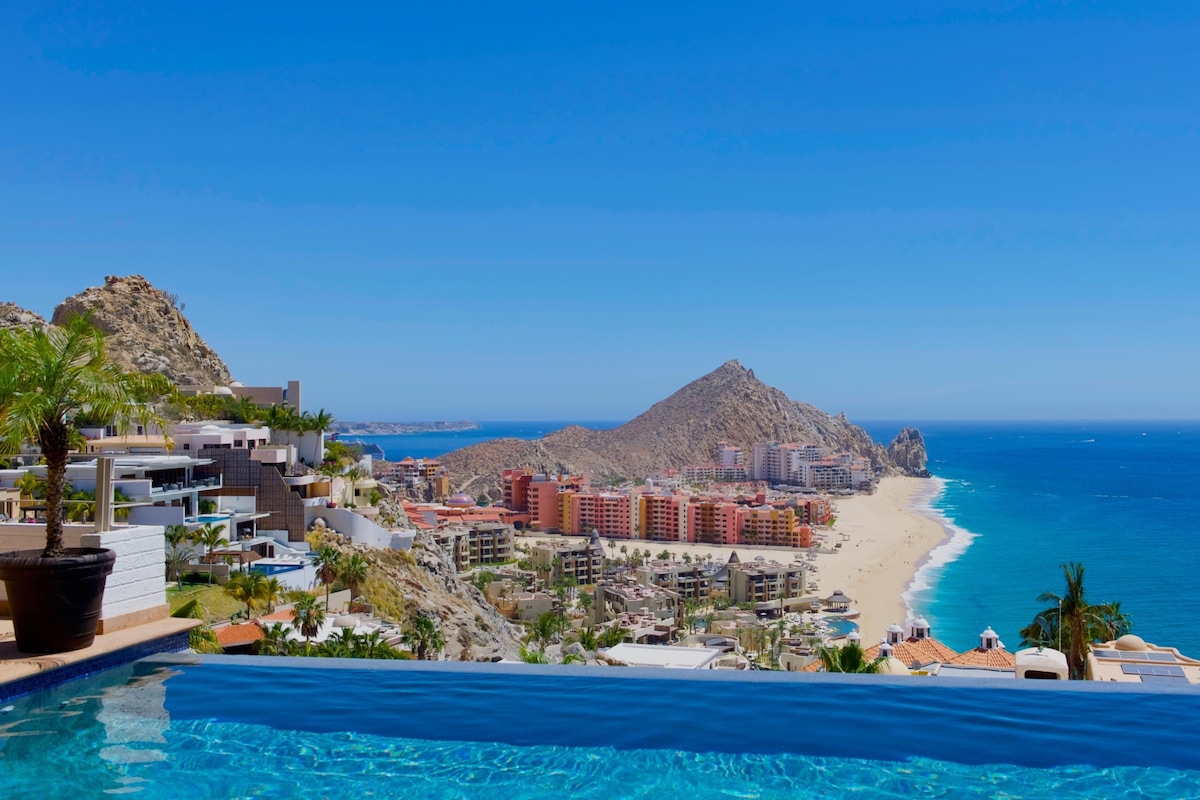 Beautiful Pedregal Villa w Private Transportation