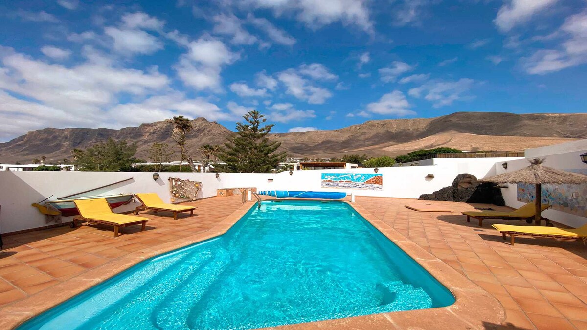 Allende Famara Bungalow with Private Pool and A/c