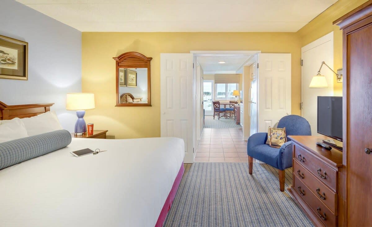 Wyndham  Inn on Long Wharf |1BR/1BA King Bed Suite