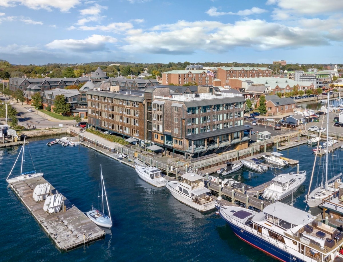 Wyndham  Inn on Long Wharf |1BR/1BA King Bed Suite