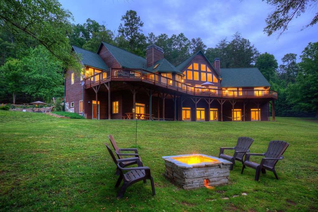 Toccoa River Estate: Great Entertainment w/, theat
