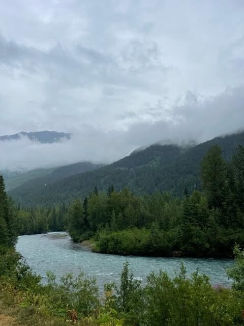 Alaska Lake + Lodge at Longmere