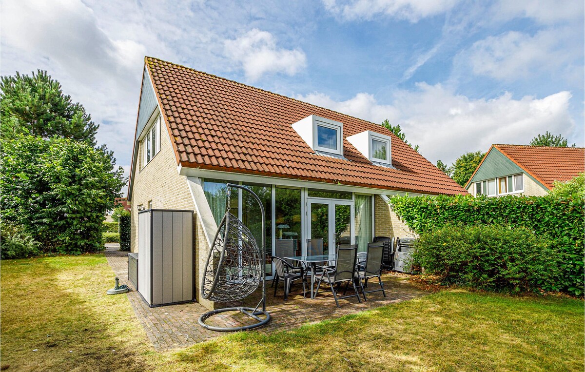 Amazing home in Vlagtwedde with kitchen