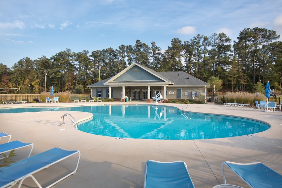 Lakeside Bliss: 2BR Suite at Wyndham Lake Marion