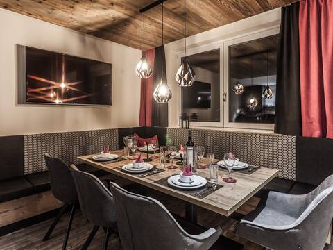 Attractive apartment with ski storage room