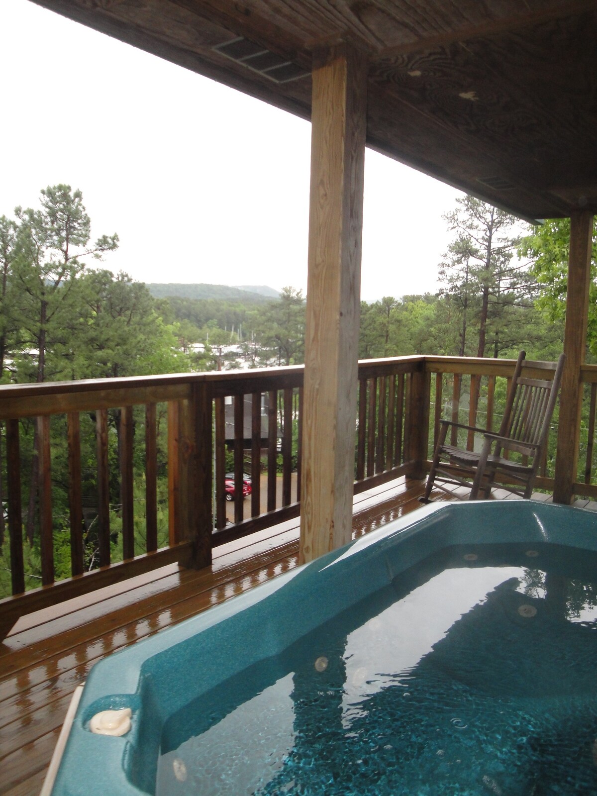 3br, Cottage W/ Hot Tub Overlooking Lake Ouachita.