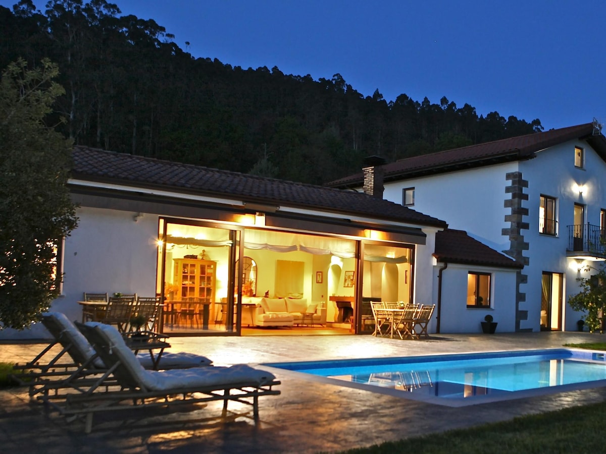 La Cavada带泳池的壮观别墅