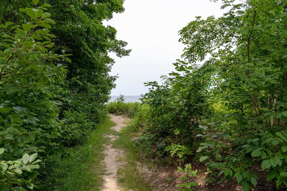 Updated cottages steps from Lake Michigan beach