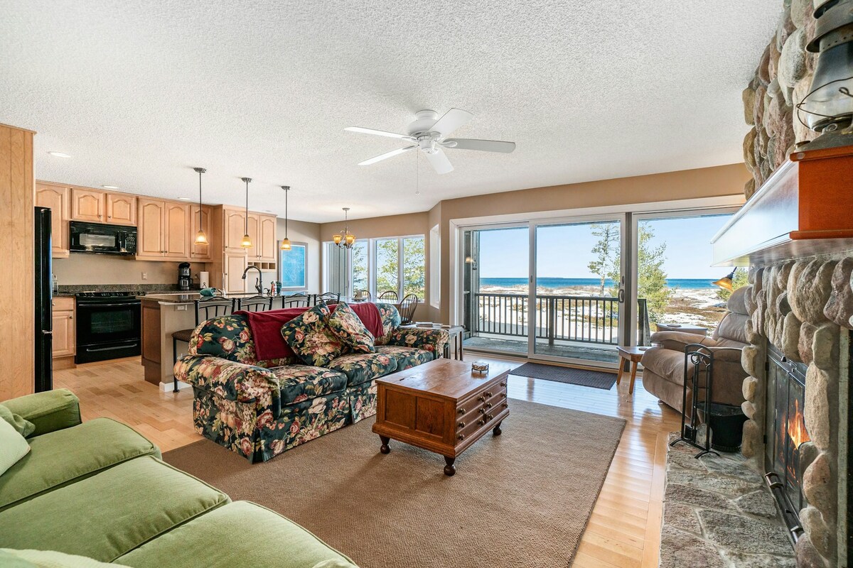 4BR lakefront condo with deck, view, & W/D