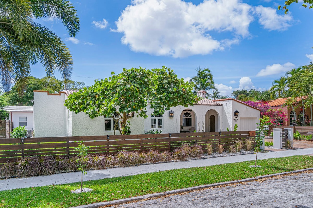 Luxury Pool Home in Downtown West Palm Beach!