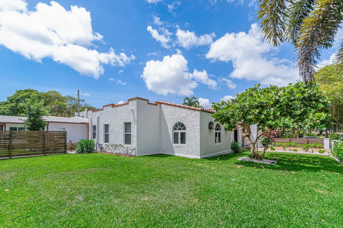 Luxury Pool Home in Downtown West Palm Beach!