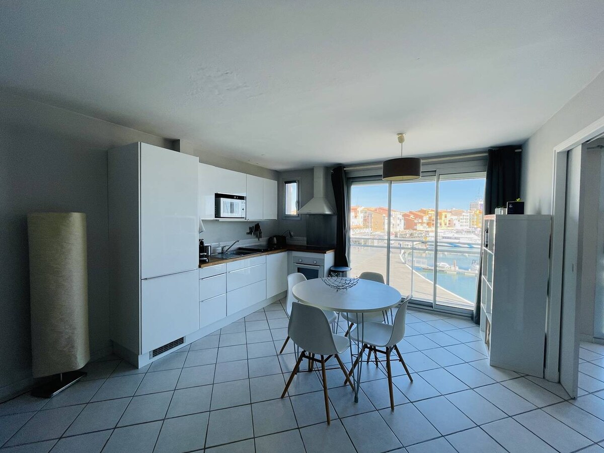 Très bel appartement avec vue en centre port