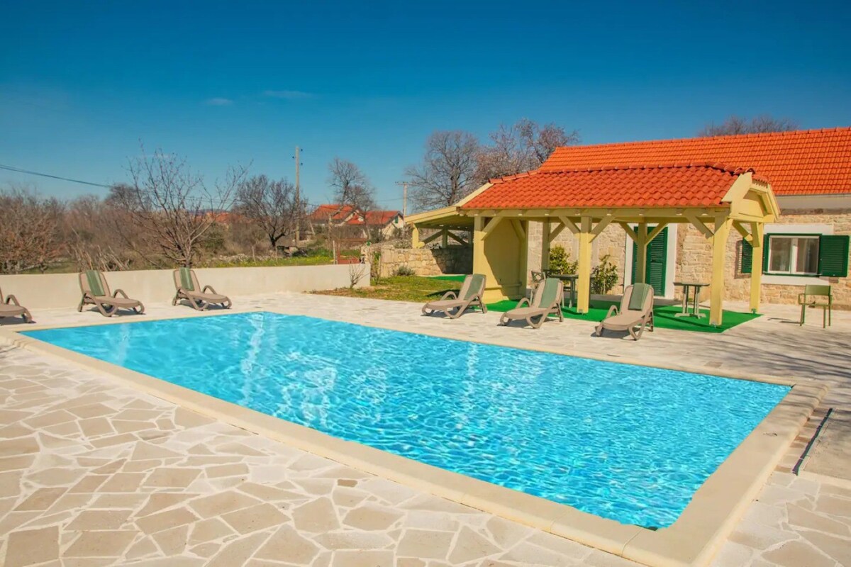 Holiday house Villa Karaga - with private pool