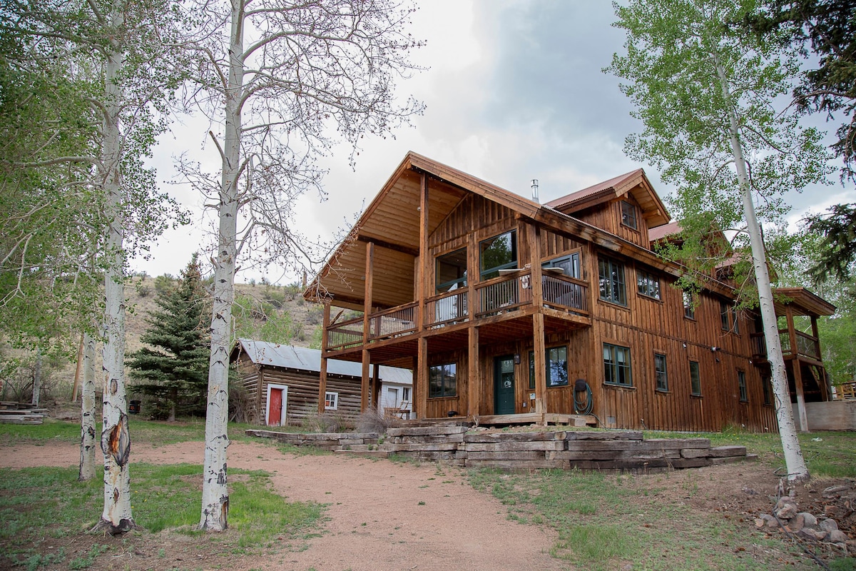 Modern Mountain Cabin/In Town Creede/Walk to town