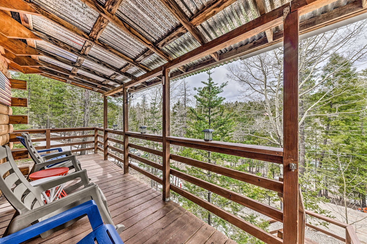 Cloudcroft Tree House Cabin: 1 Mi to Downtown