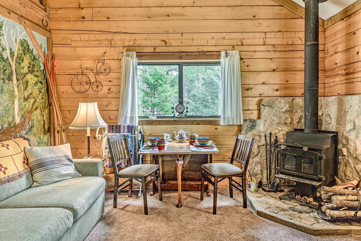 Cloudcroft Tree House Cabin: 1 Mi to Downtown