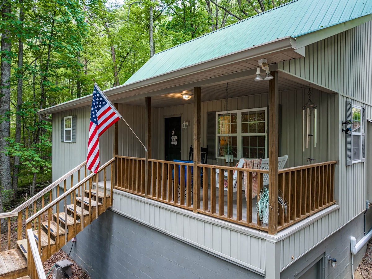 April SALE |3 BR Retreat |3BA|Game Rm| HotTub