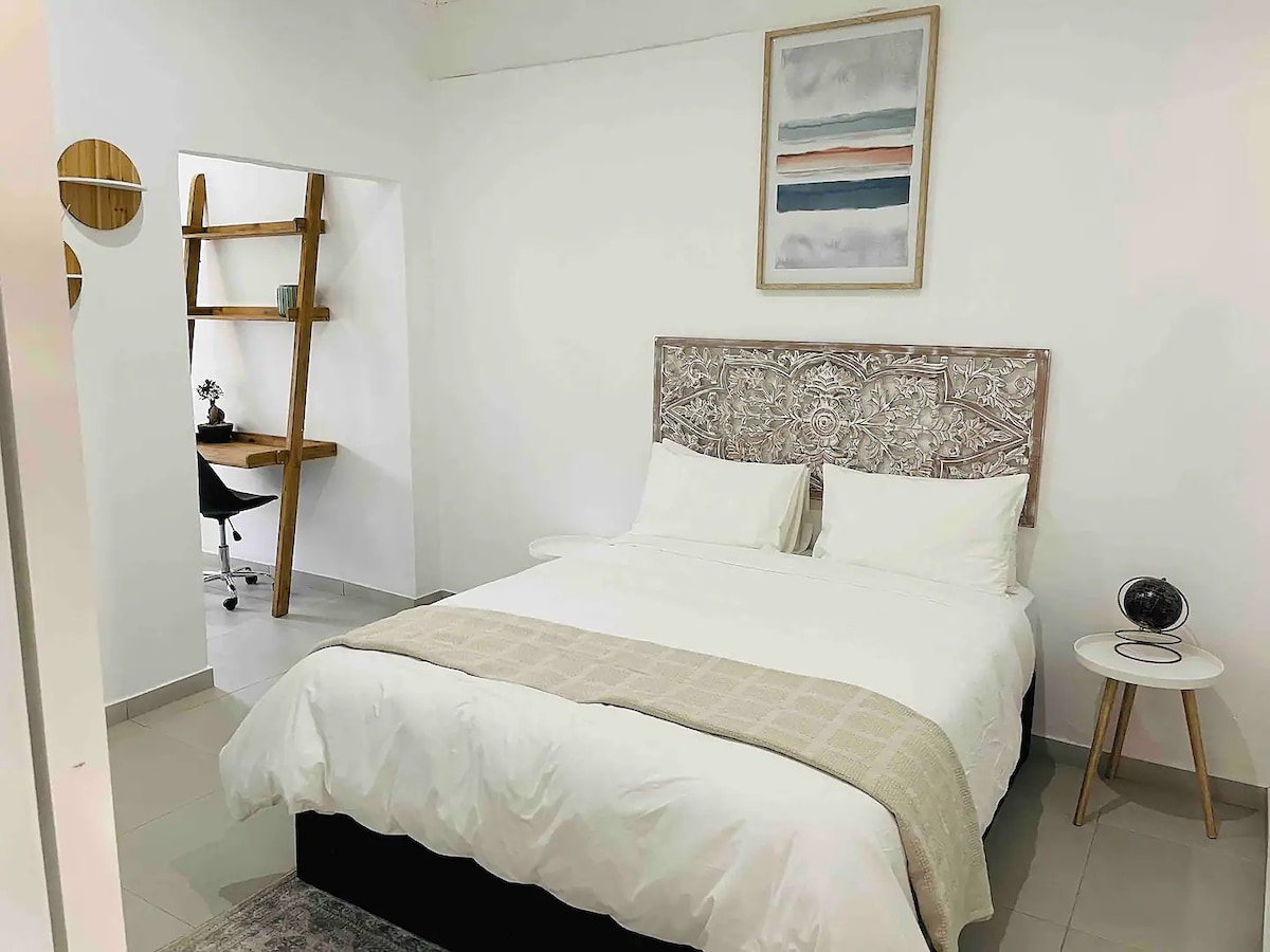 Ultra modern 2 bedroomed apartment - 2082