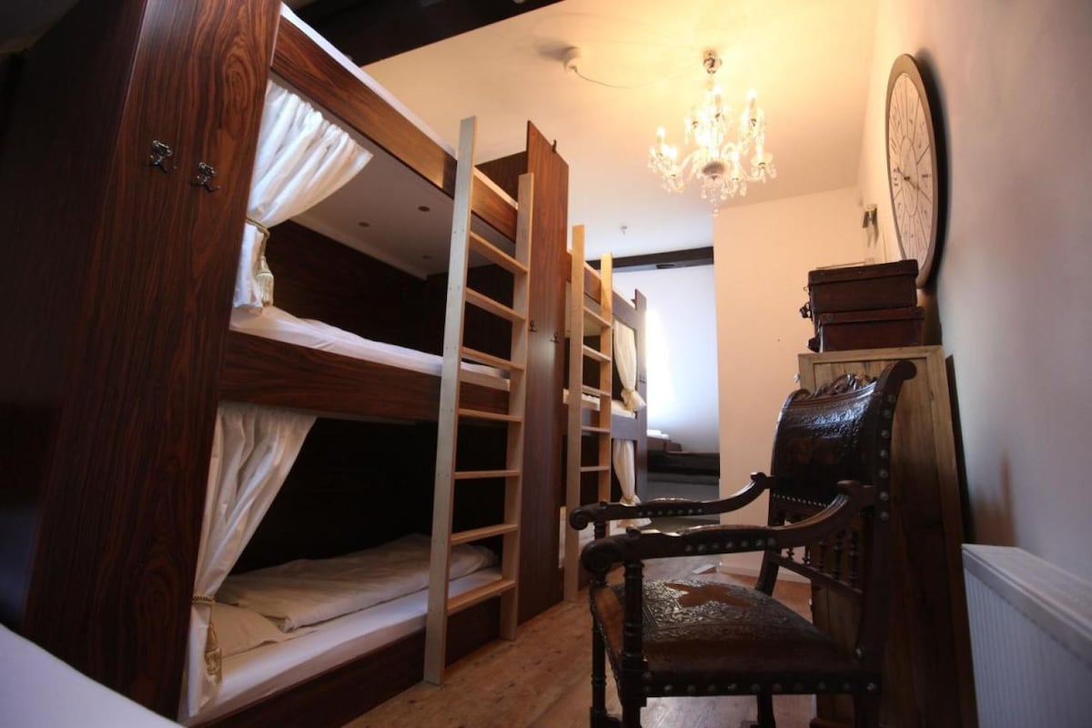 Old Kings Hostel Double Bed