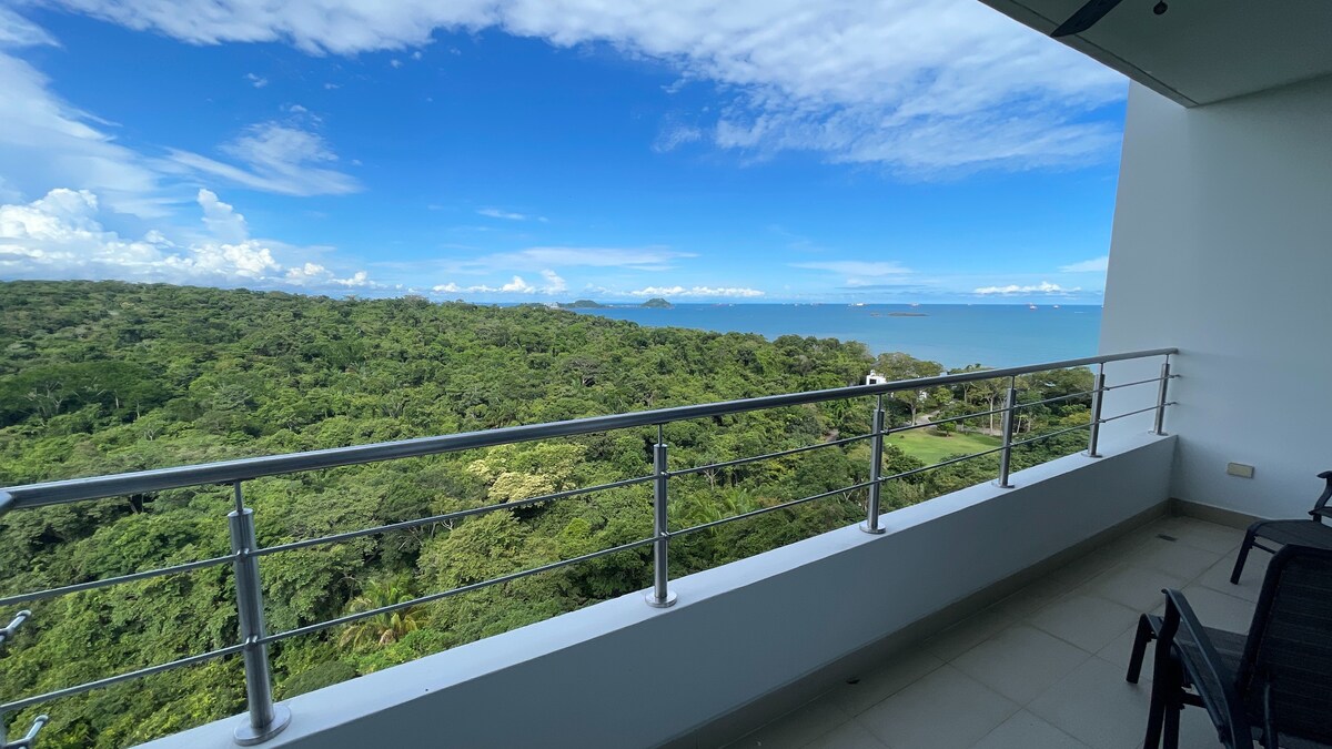 14H Luxury Resort Panama with Rooftop Pool