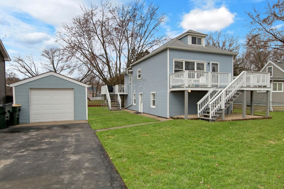 Lovely 4BR Lakeview House w/ Water Access