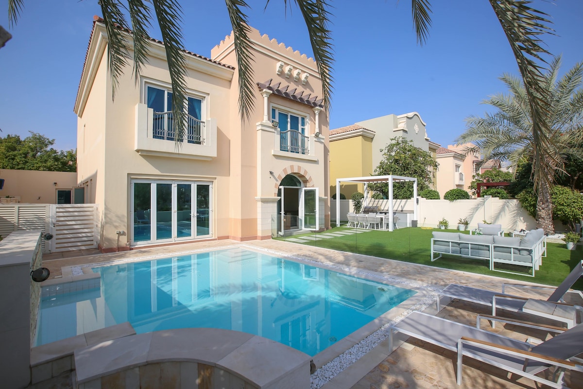 Victory Heights | Golf Course Views | Private Pool