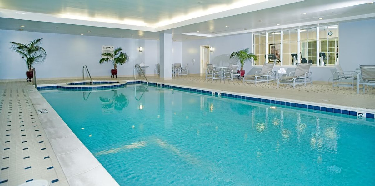 2 Family-friendly Units, Pool, Private Parking!