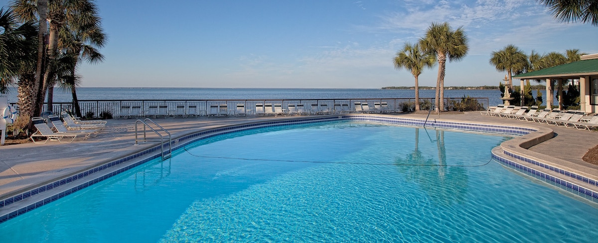 Wyndham Bay Club | 1BR/1BA King Bed Balcony Suite