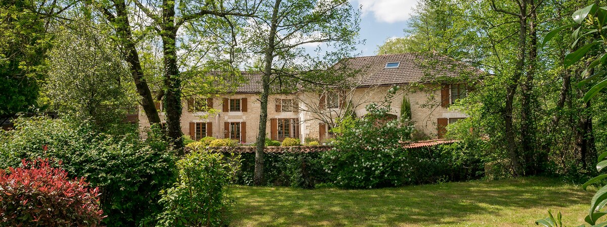 Riverside Apartment Gîte