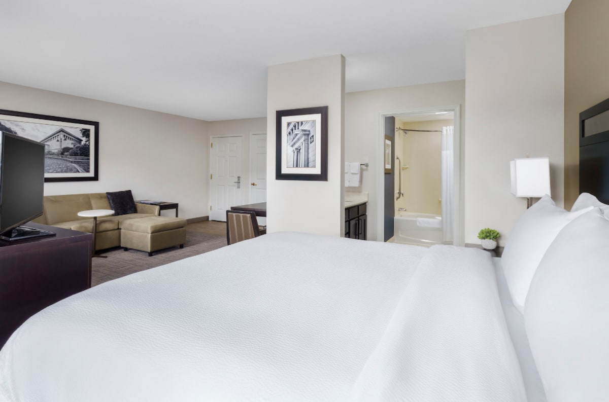 Stylish comfort with complimentary breakfast!