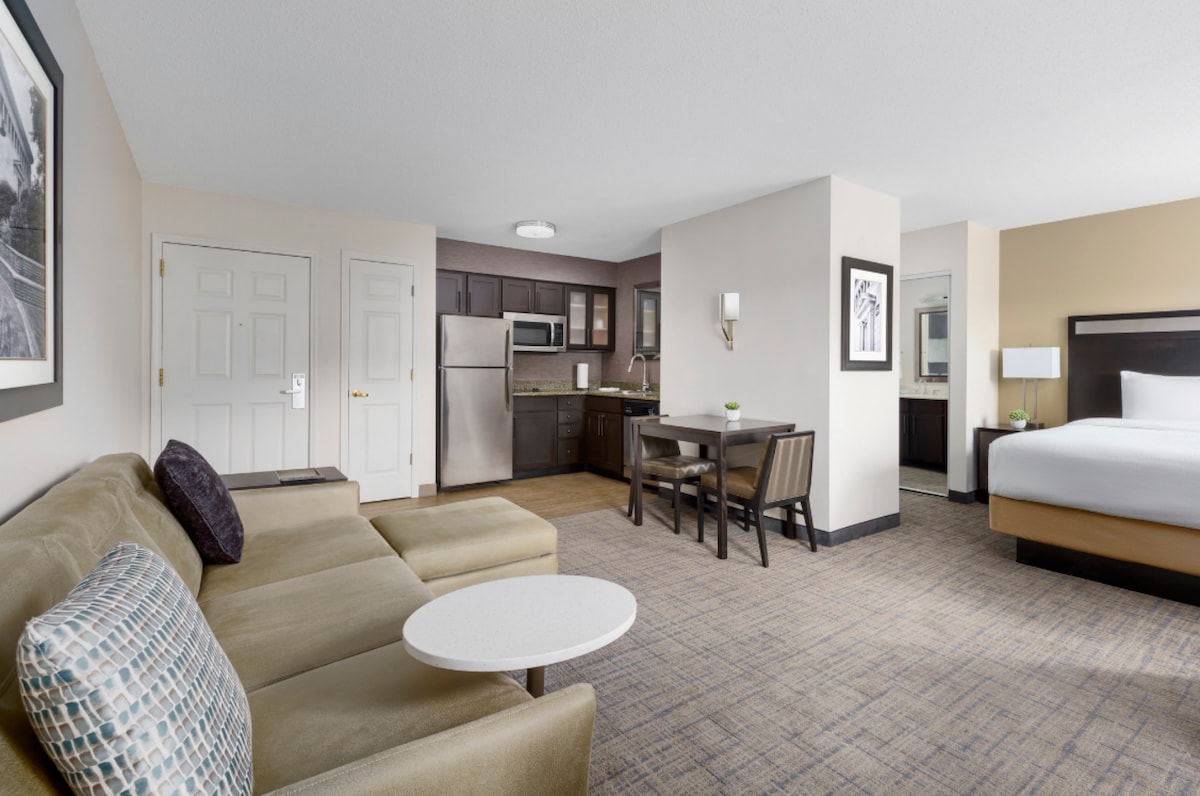 Stylish comfort with complimentary breakfast!