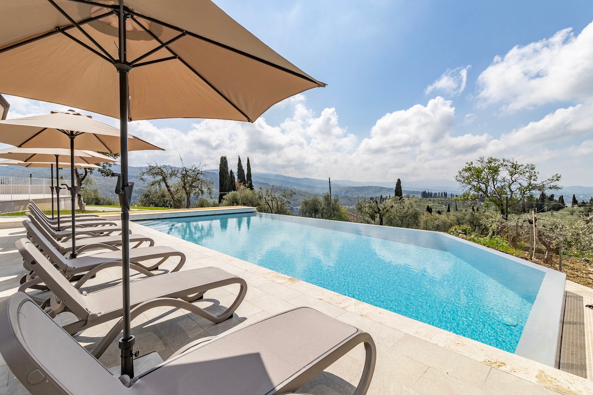 Villa Chimera White with panoramic pool