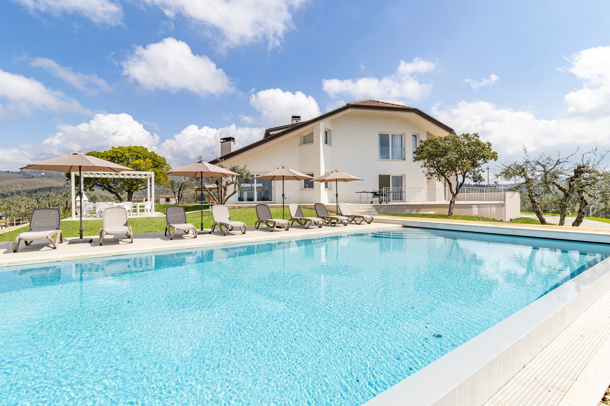 Villa Chimera White with panoramic pool