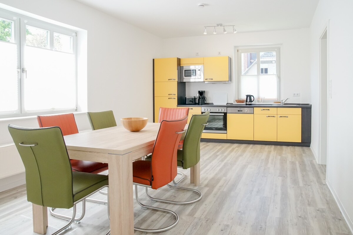公寓可容纳5位房客，面积80平方米，位于格雷夫斯瓦尔德（ 130343 ）