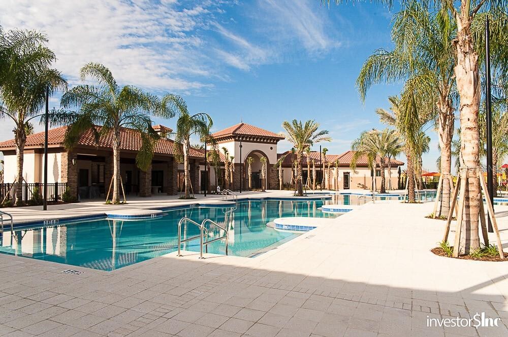 4606 TD - 5BR Townhome Marvel: Private Pool