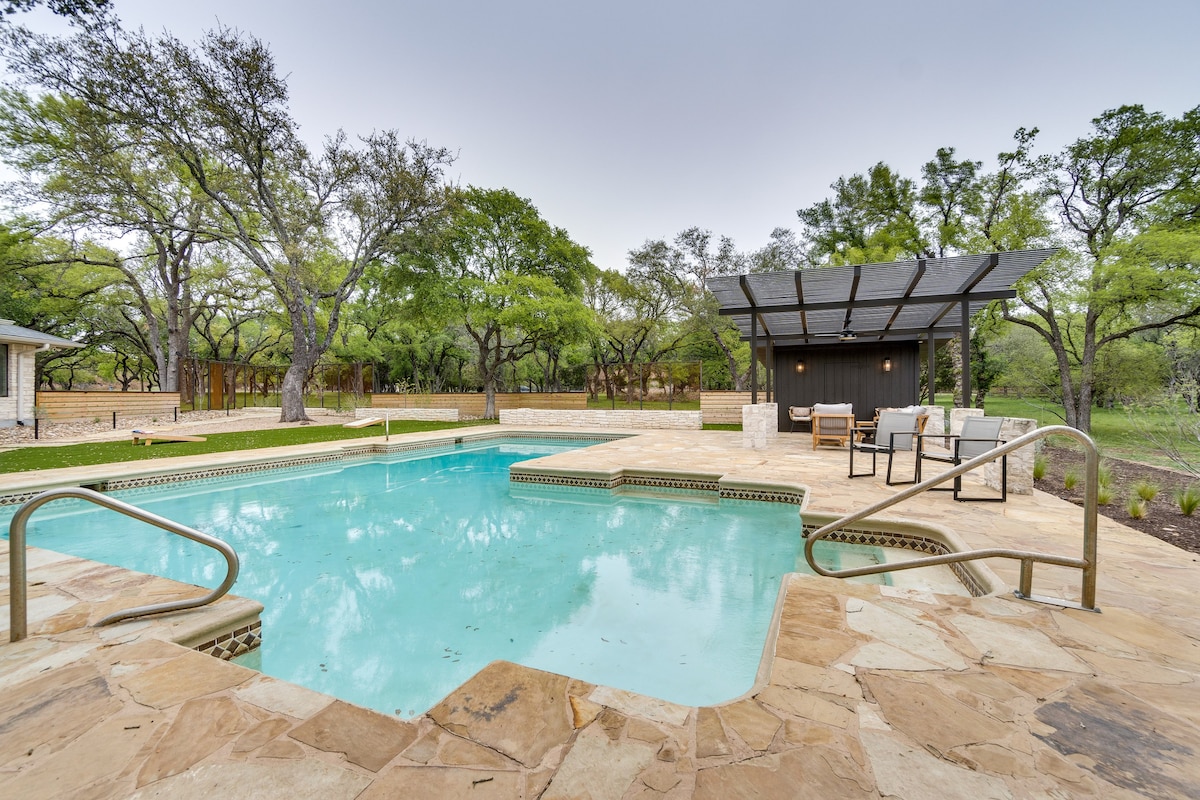 Spacious Texas Abode - Patio, Pool, & Fire Pit