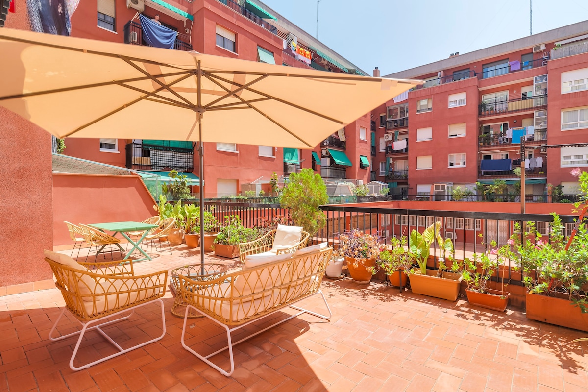 Amazing Terrace in Sant Andreu