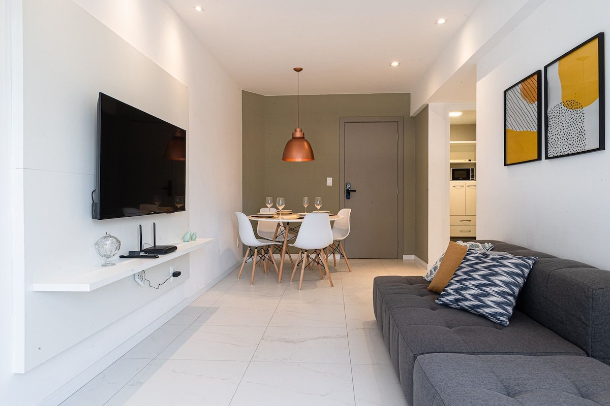 Modern and cozy apartment at Itapoã Beach