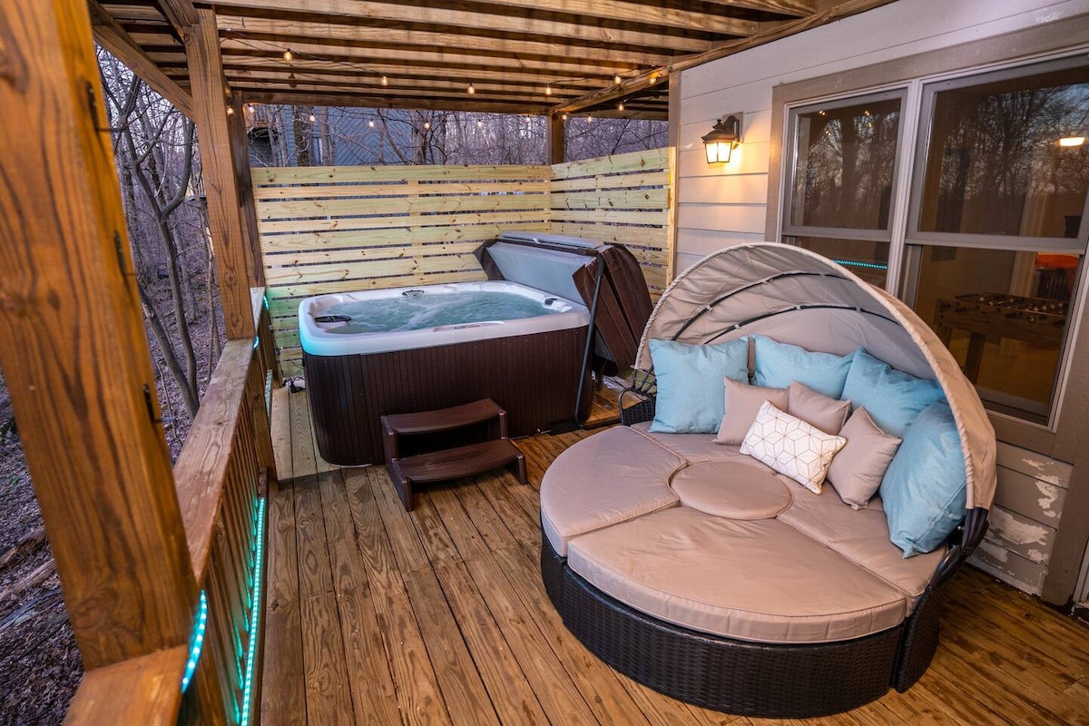 Modern Cabin with Hot tub, Sauna