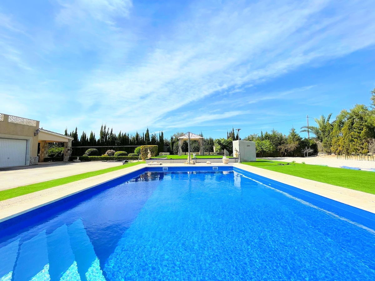 Villa Maitino Elche by Villas&You