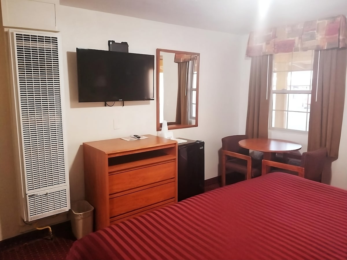 Interstate 40 Lodging! Unit w/ Free Breakfast!